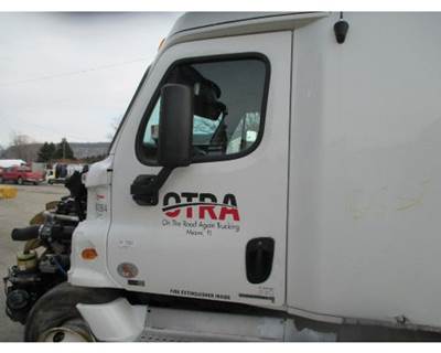 Freightliner Cascadia Battery Box