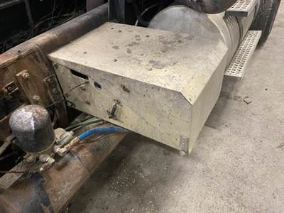 International 5900i Battery Box