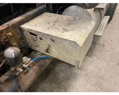 International 5900i Battery Box