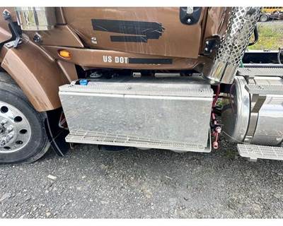 International HX520 Left Battery Box