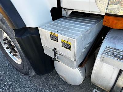 Mack Granite CV713 Battery Box for a Mack CV713 GRANITE