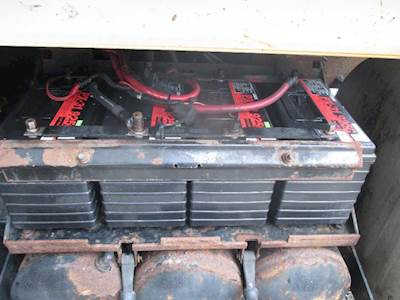 Volvo VNL Battery Box
