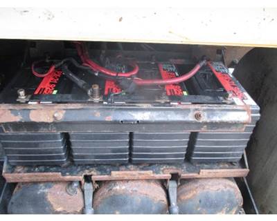 Volvo VNL Battery Box
