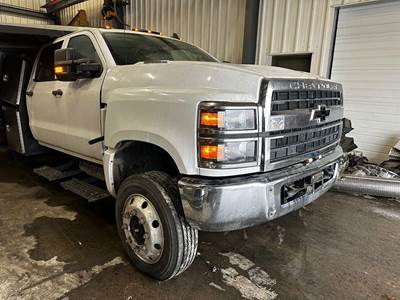 Chevrolet C5500 Front Bumper for a Chevrolet GM515