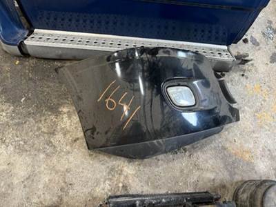 Freightliner Cascadia Right Front Bumper for a Freightliner CASCADIA 125