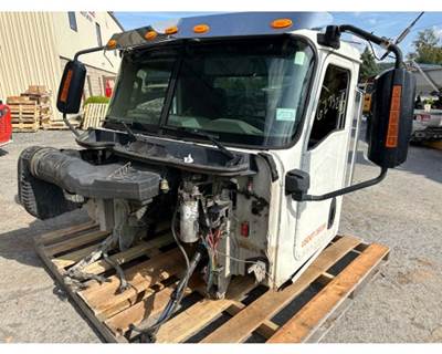 Caterpillar CT660 Cab Assembly for a CAT CT660