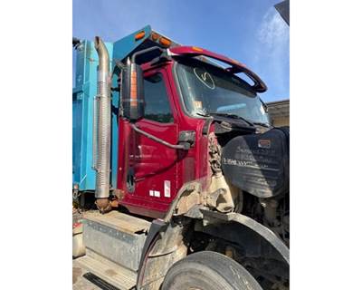 Caterpillar CT660 Cab Assembly for a CAT CT660
