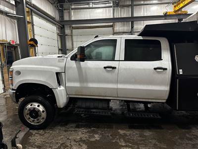 Chevrolet C5500 Cab Assembly for a Chevrolet GM515