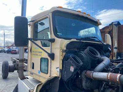 Kenworth Cab Assembly for a Kenworth T370