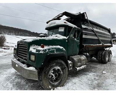 Mack RD688S Cab Assembly