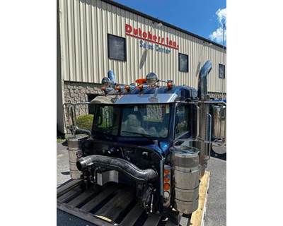 Peterbilt 389 Cab Assembly