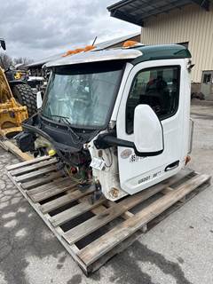 Peterbilt 579 Cab Assembly