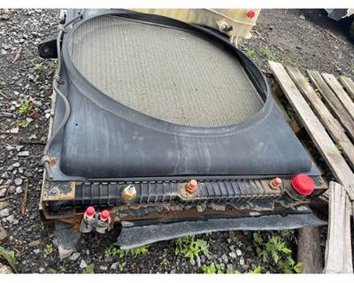 Mack Pinnacle CXU613 Cooling Assembly for a Mack CXU613