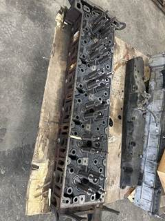 Detroit DD15 Cylinder Head for a Freightliner CASCADIA 126