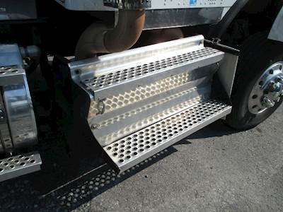 Caterpillar C15 DPF Assembly for a Kenworth T800