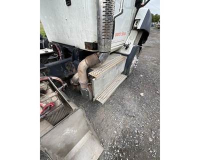 Caterpillar CT13 DPF Assembly for a CAT CT660