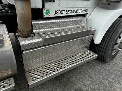 Cummins X15 DPF Assembly for a Kenworth T800