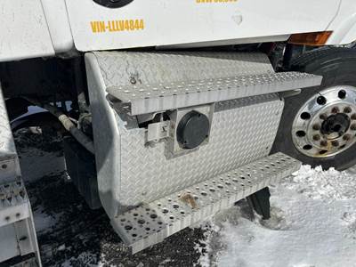 Detroit DD13 DPF Assembly for a Freightliner CASCADIA 116