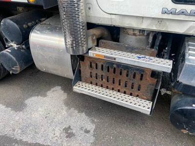 Mack Granite GU713 DPF Assembly for a Mack GU713