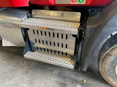 Mack Pinnacle CXU613 DPF Assembly for a Mack CXU613