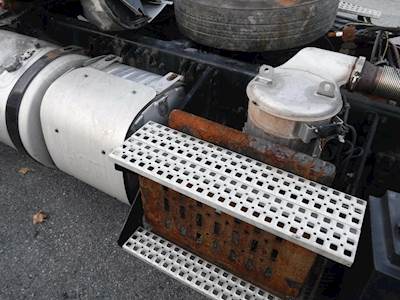 Volvo D13 DPF Assembly for a Volvo VNL