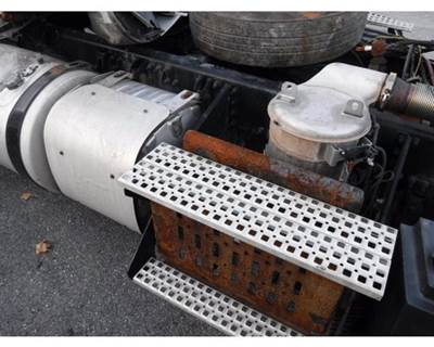 Volvo D13 DPF Assembly for a Volvo VNL