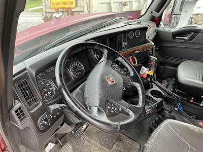 International LT625 Dashboard Assembly