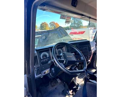 Mack MD Dashboard Assembly