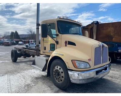 Kenworth T370 Day Cab Truck