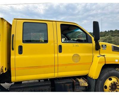 Chevrolet C7500 Right Front Door Assembly
