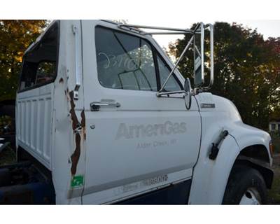 Ford F-700 Right Front Door Assembly for a Ford F700