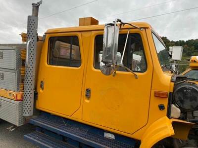 International 4700 Right Front Door Assembly