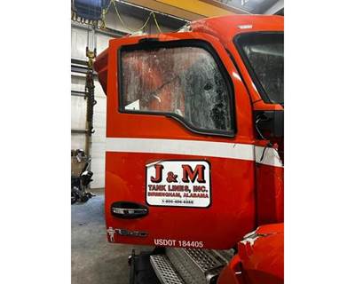 Kenworth T680 Right Front Door Assembly