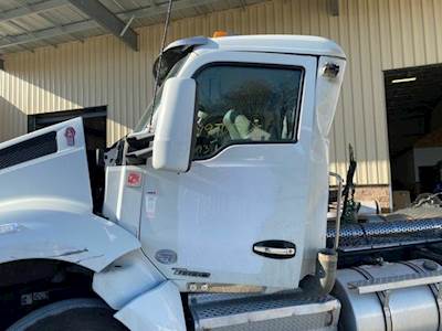 Kenworth T880 Left Front Door Assembly