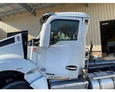 Kenworth T880 Left Front Door Assembly