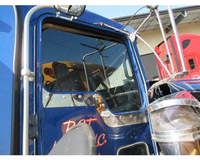Kenworth W900 Right Front Door Assembly