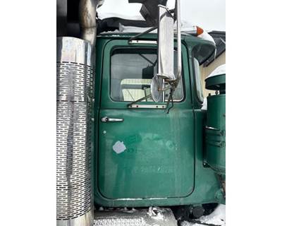 Mack RD688S Right Front Door Assembly