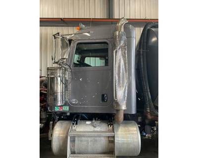 Peterbilt 389 Left Front Door Assembly