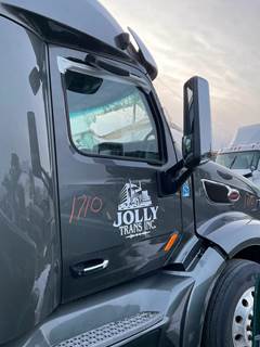 Peterbilt 579 Right Front Door Assembly