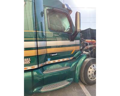 Peterbilt 579 Right Front Door Assembly