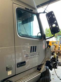 Volvo VNL Right Front Door Assembly