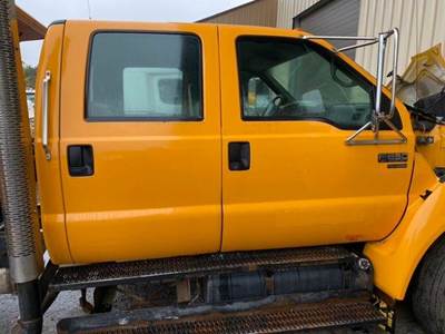 Ford F-650 Right Rear Door Assembly for a Ford F650