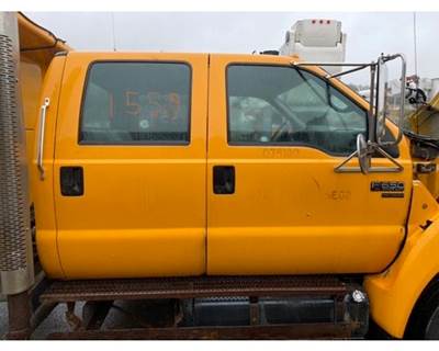 Ford F-650 Right Rear Door Assembly for a Ford F650