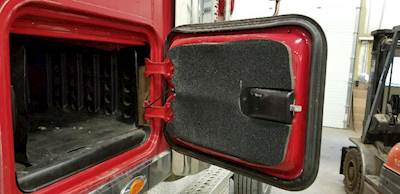 Freightliner Coronado Right Rear Door Assembly for a Freightliner Coronado 122