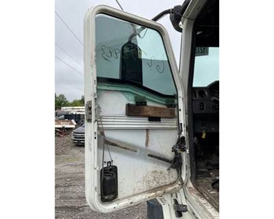 Caterpillar CT660 Left Front Door Glass for a CAT CT660