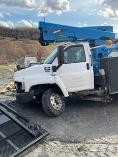 GMC C5500 Left Front Door Glass