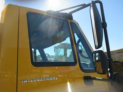 International 4300 Right Front Door Glass