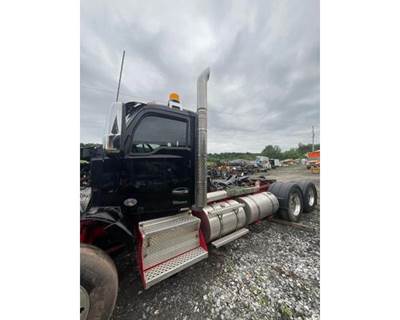 Kenworth T880 Left Front Door Glass