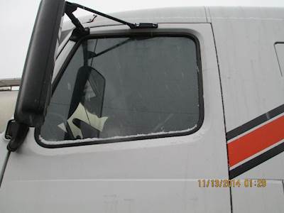 Volvo VNL Left Front Door Glass