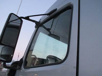 Volvo VNL Left Front Door Glass